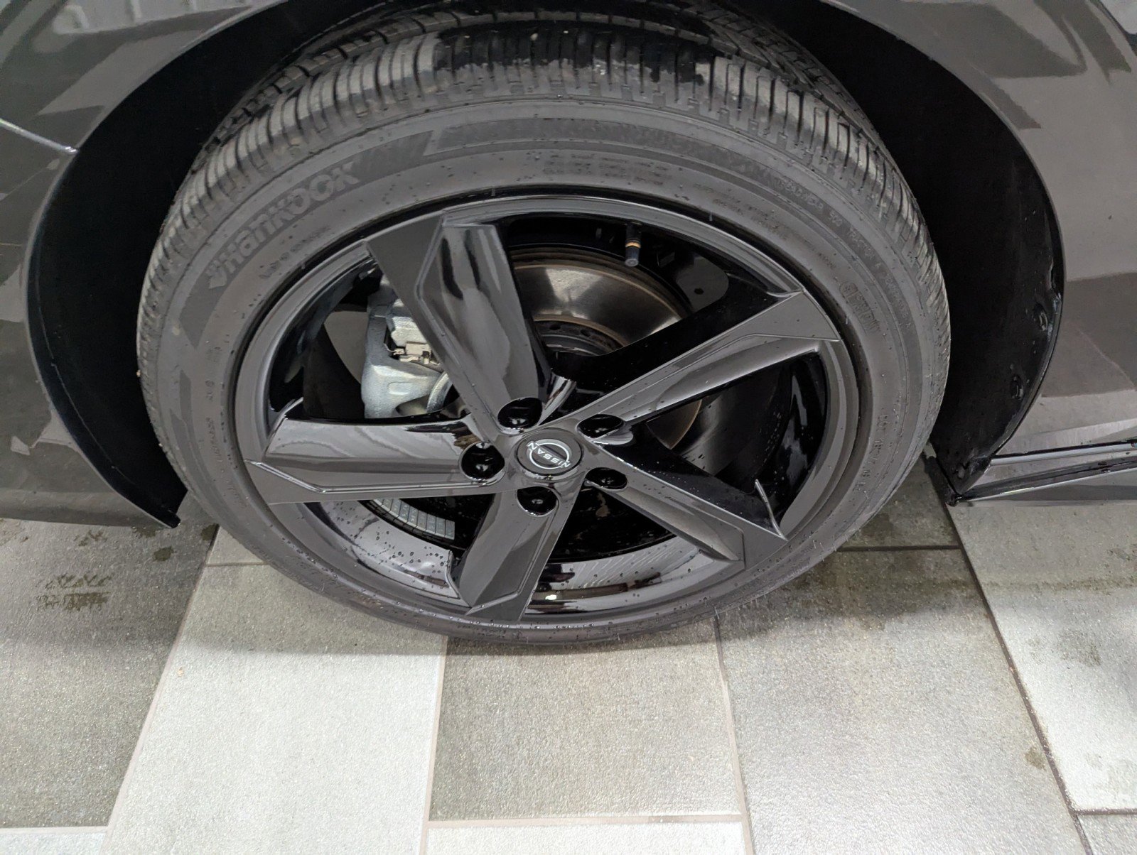 Used 2025 Nissan Sentra SR w/ SR Premium Package image 7