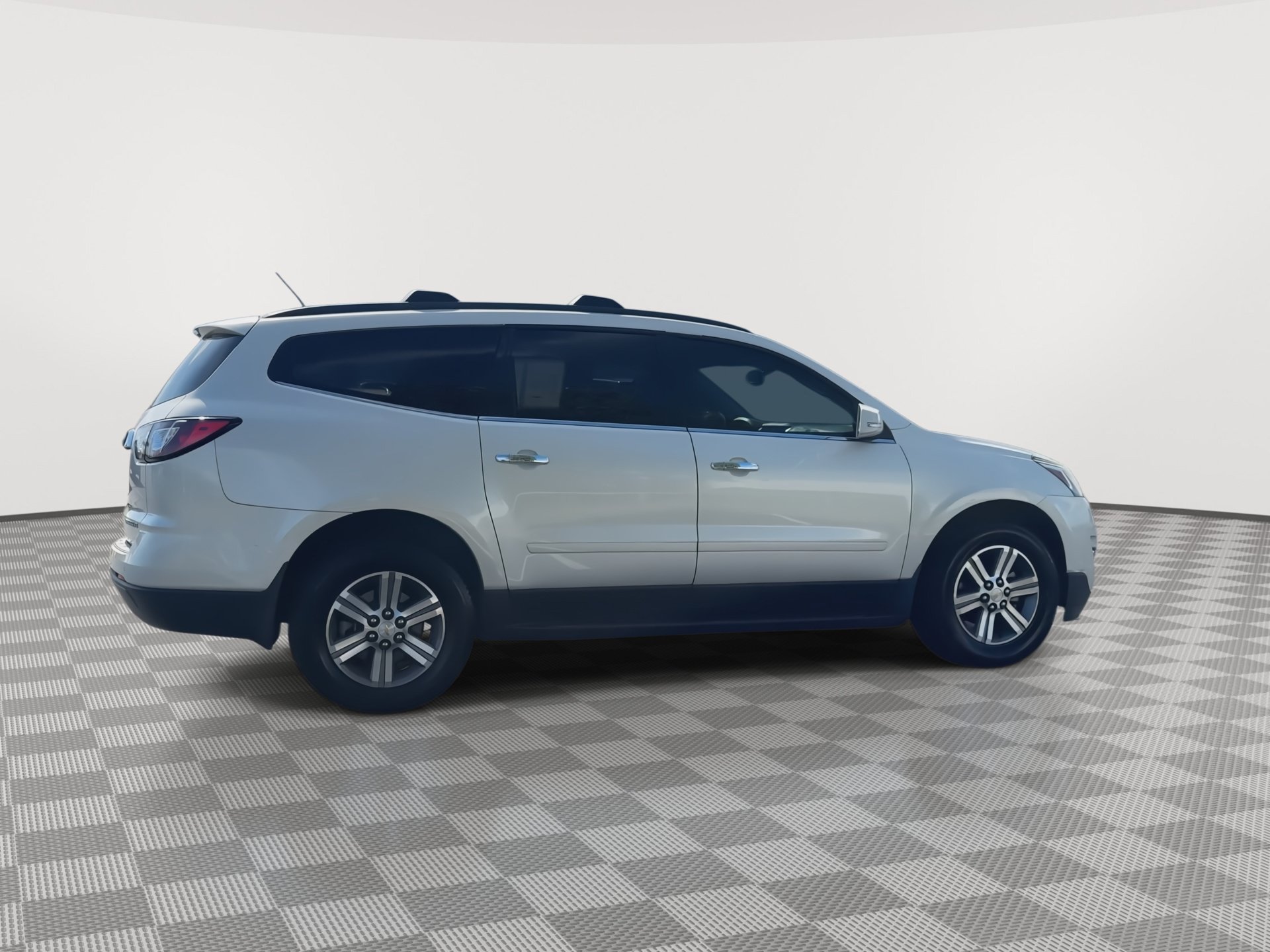 Used 2015 Chevrolet Traverse LT FWD image 9