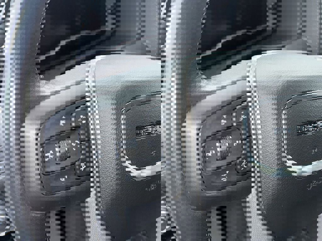 Used 2022 GMC Yukon XL Denali image 17