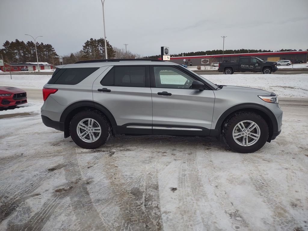 Used 2021 Ford Explorer XLT w/ Equipment Group 202A image 6