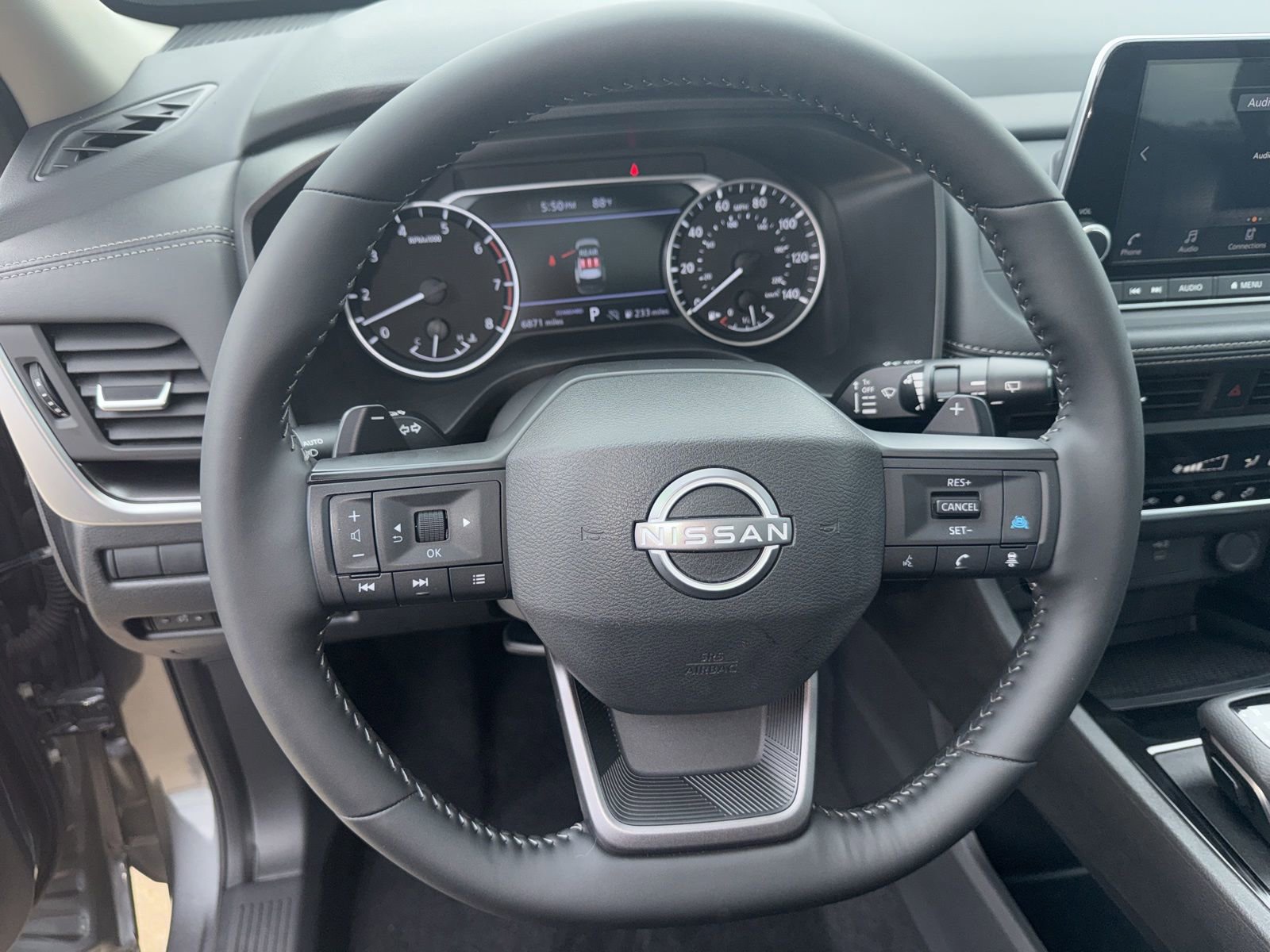 Used 2025 Nissan Rogue SV w/ SV Premium Package FWD image 28
