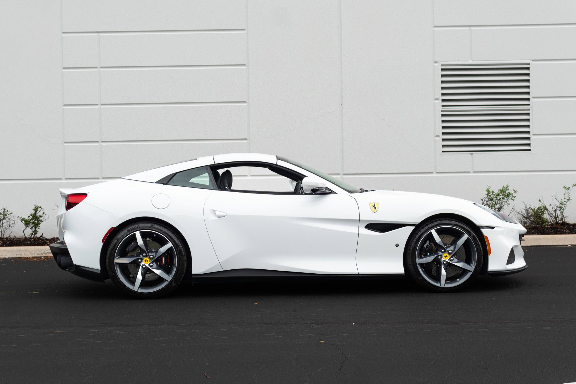 Used 2023 Ferrari Portofino M RWD image 15