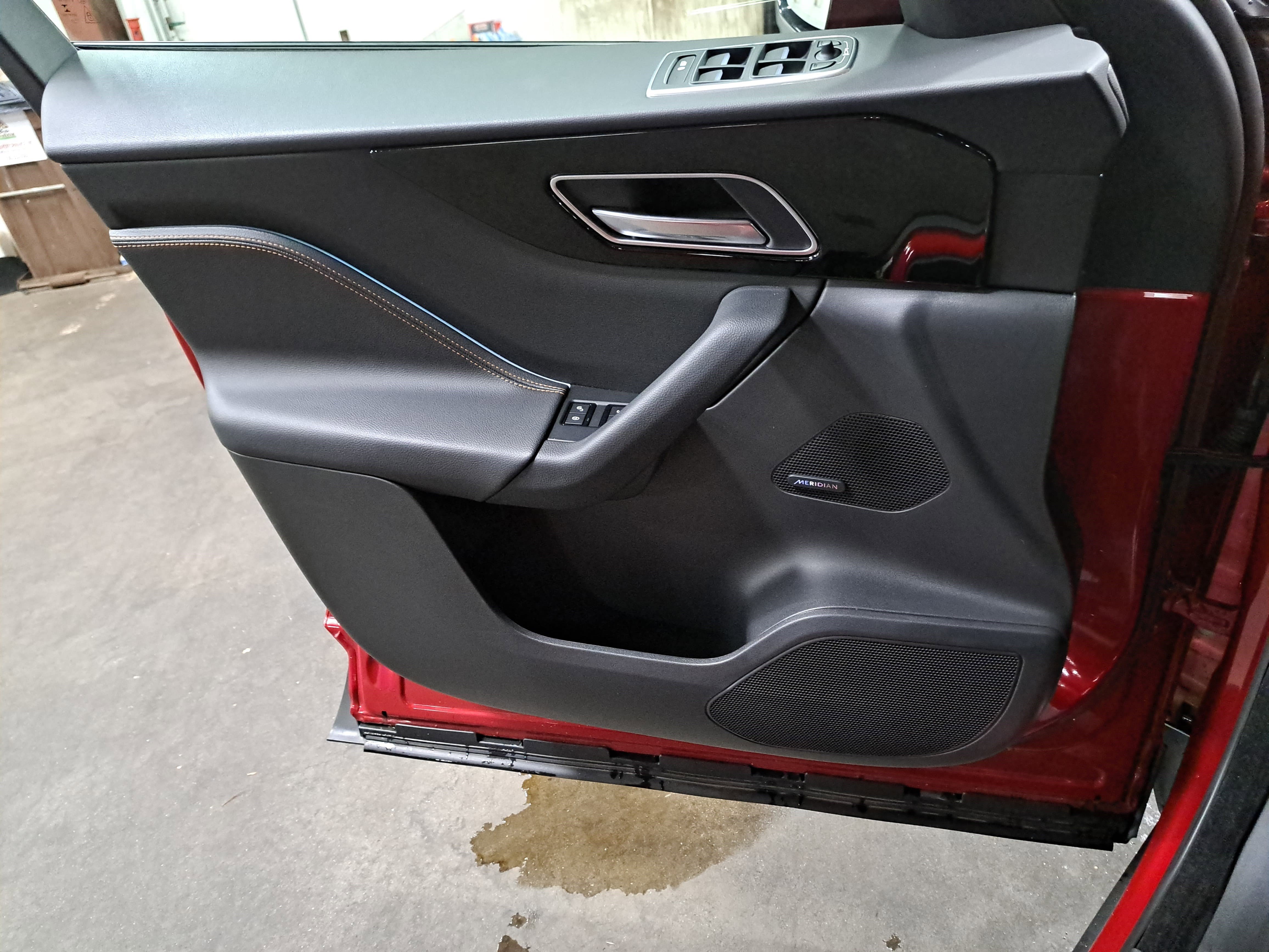 Used 2018 Jaguar F-PACE Prestige image 28