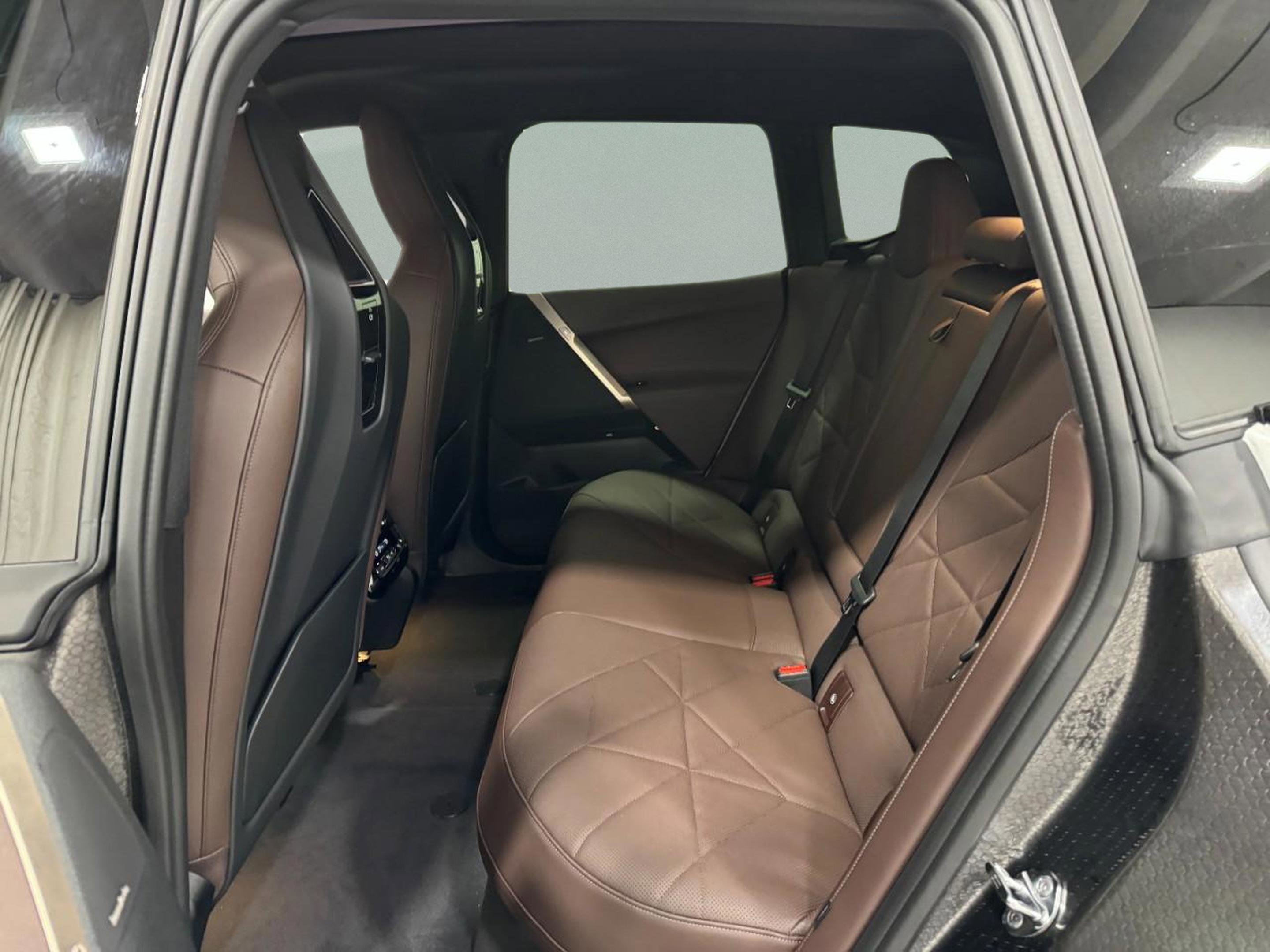 New 2026 BMW iX xDrive45 image 9