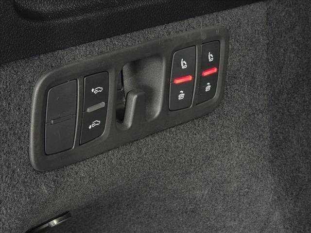 Used 2023 Audi SQ7 Prestige image 21