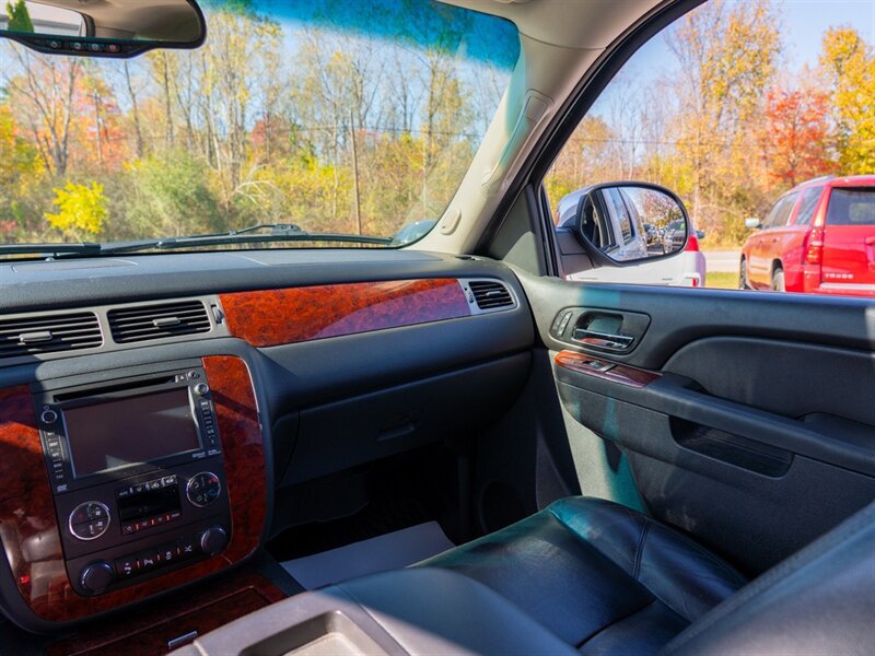 Used 2013 Chevrolet Suburban LTZ AWD/4WD image 30