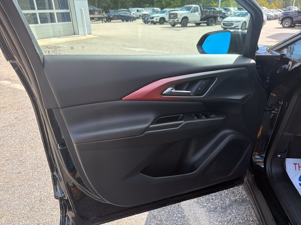 Certified 2024 Chevrolet Equinox EV RS FWD image 10