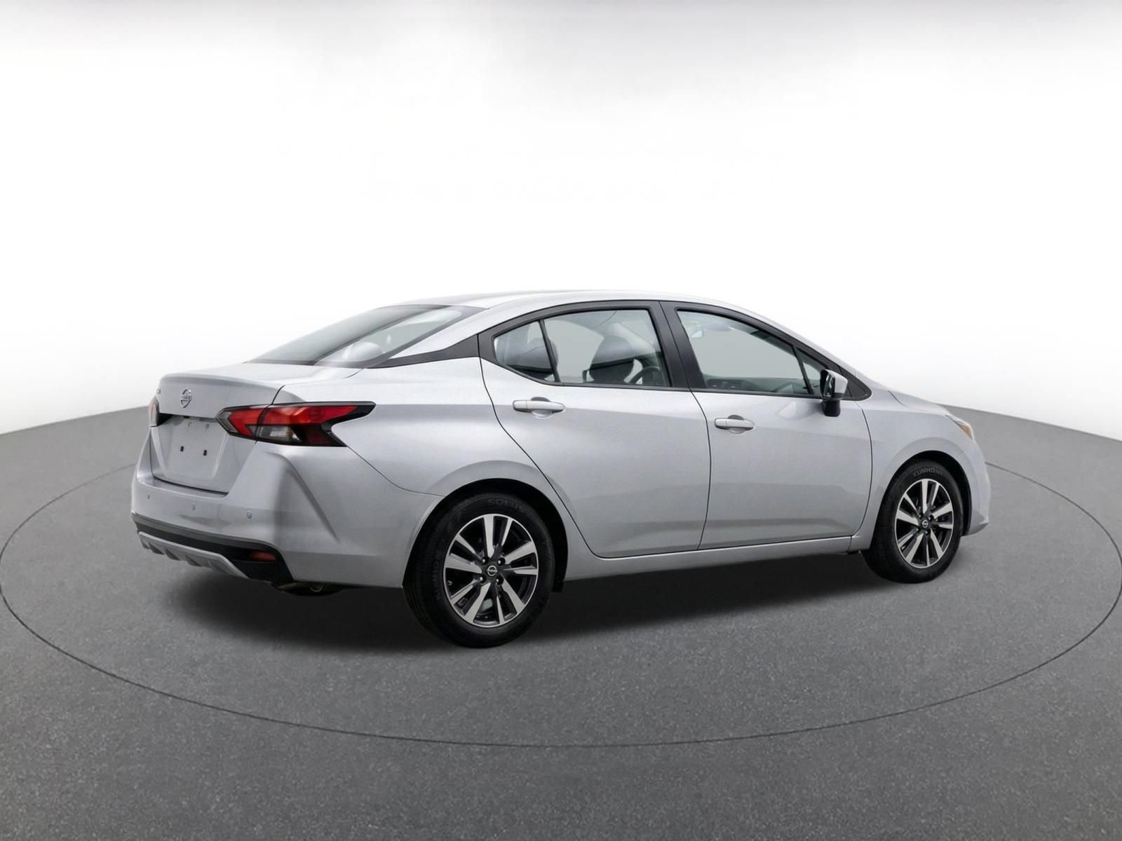 Used 2025 Nissan Versa SV FWD image 9