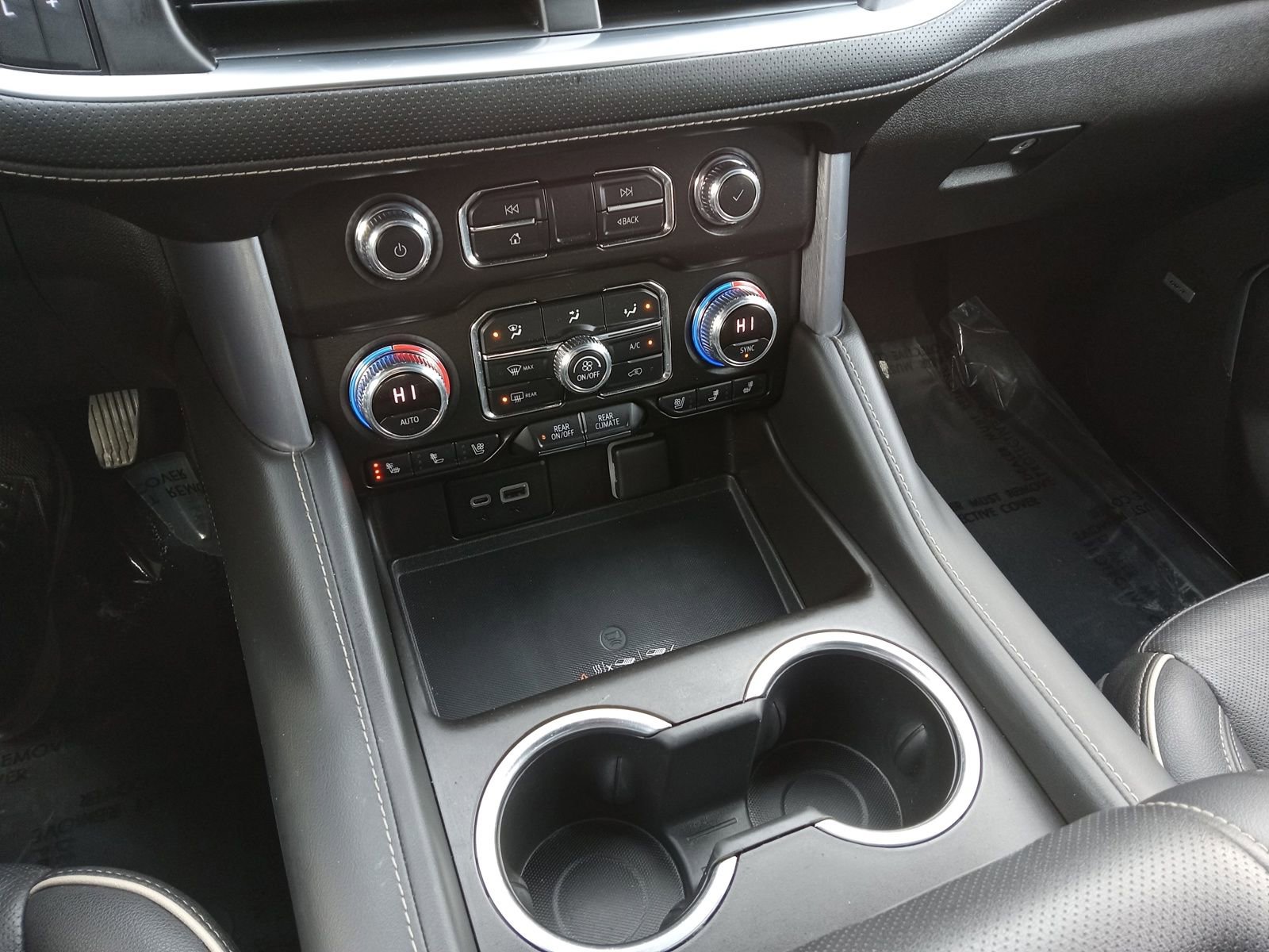 Used 2021 GMC Yukon SLT w/ SLT Luxury Package image 18