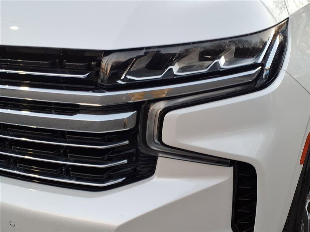 Used 2022 Chevrolet Suburban LT w/ LT Signature Package image 8