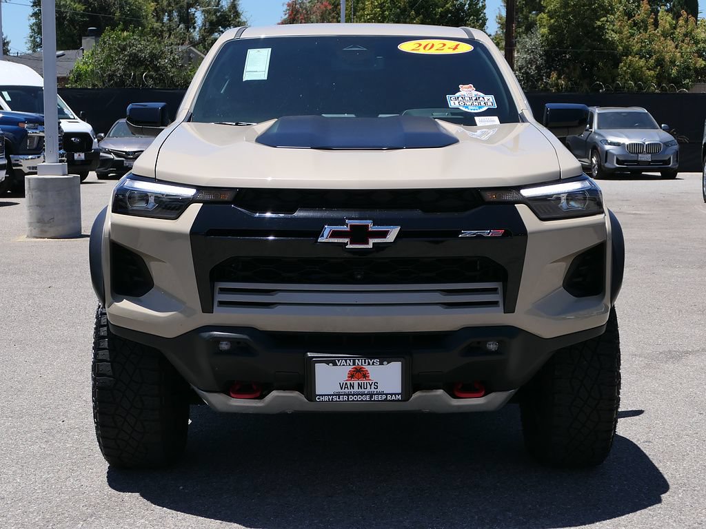 Used 2024 Chevrolet Colorado ZR2 w/ Technology Package AWD/4WD image 9