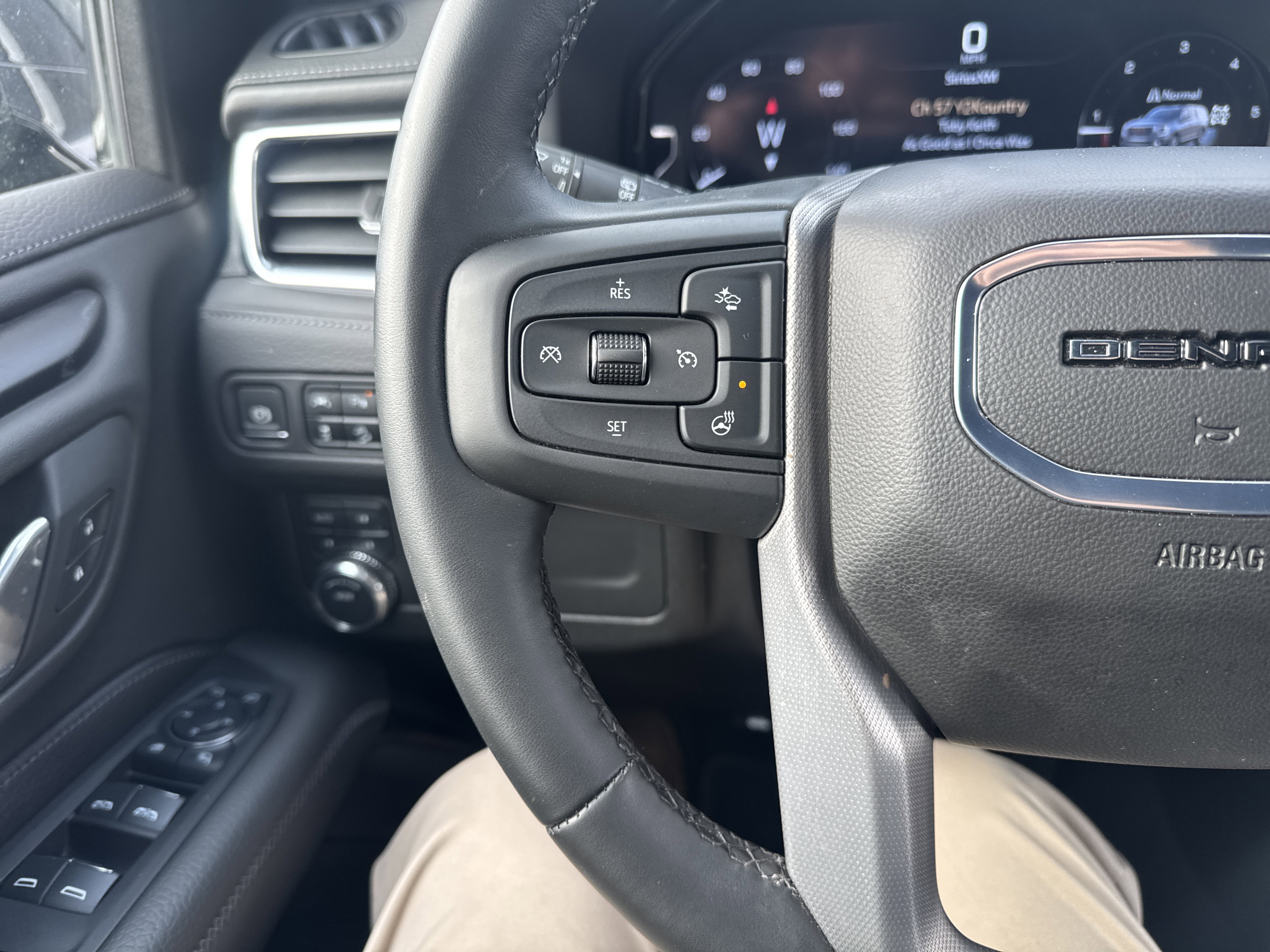 Used 2024 GMC Yukon Denali image 19