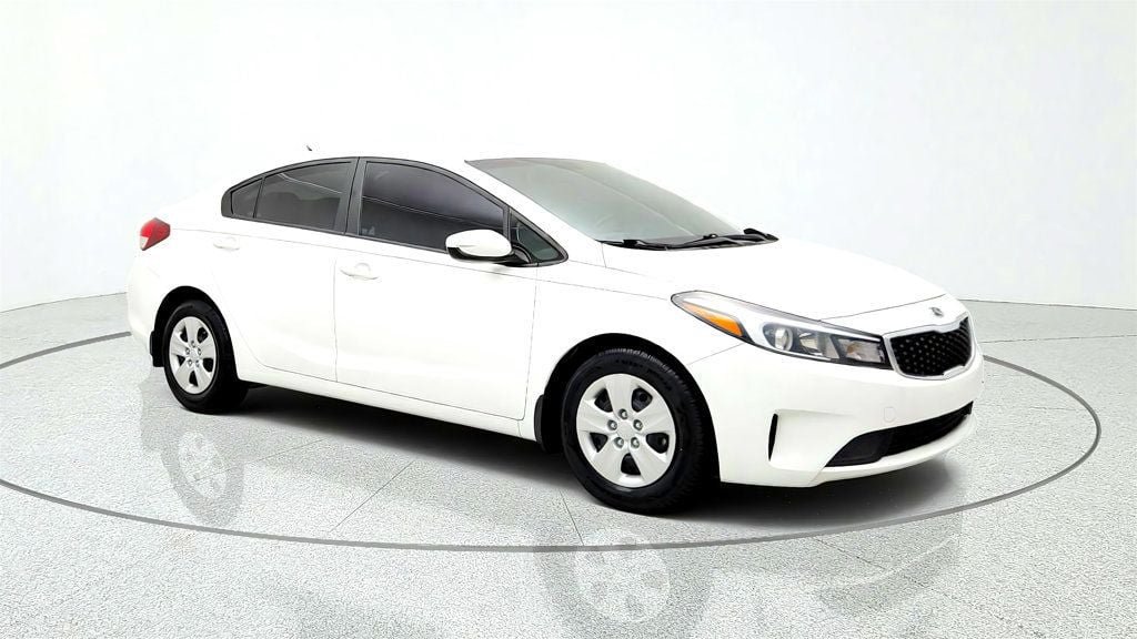 Used 2017 Kia Forte LX FWD image 3