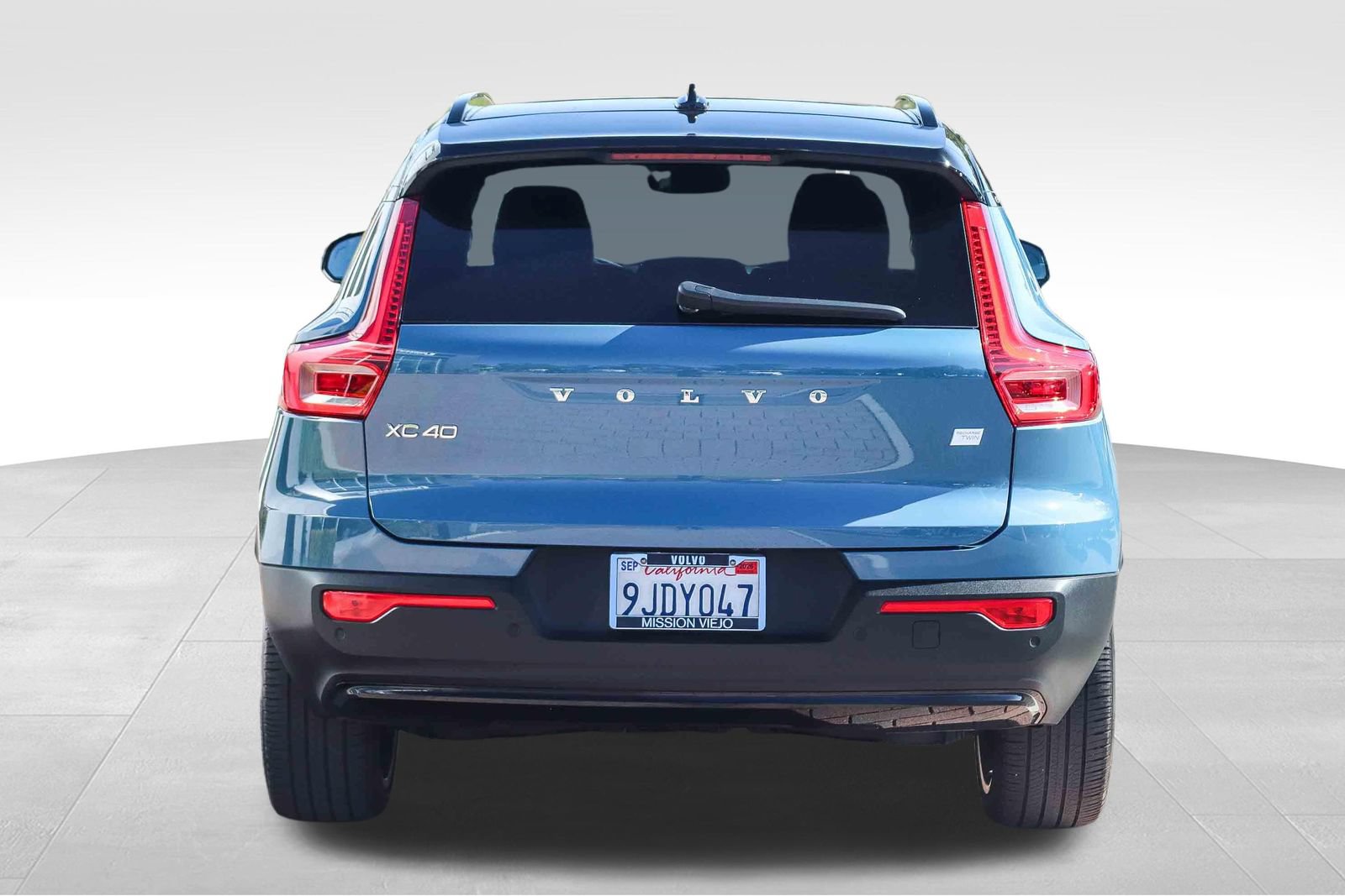 Used 2023 Volvo XC40 Recharge Plus AWD/4WD image 7