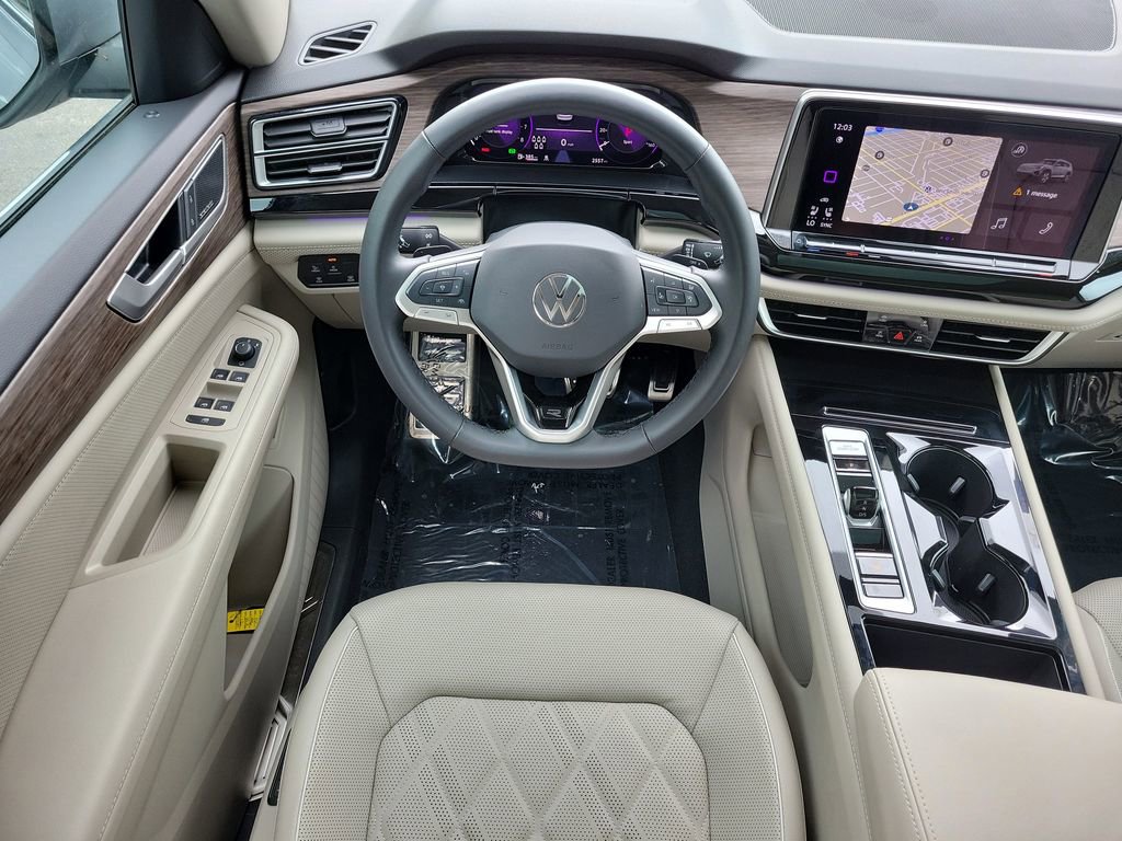 Certified 2025 Volkswagen Atlas SEL Premium R-Line image 17