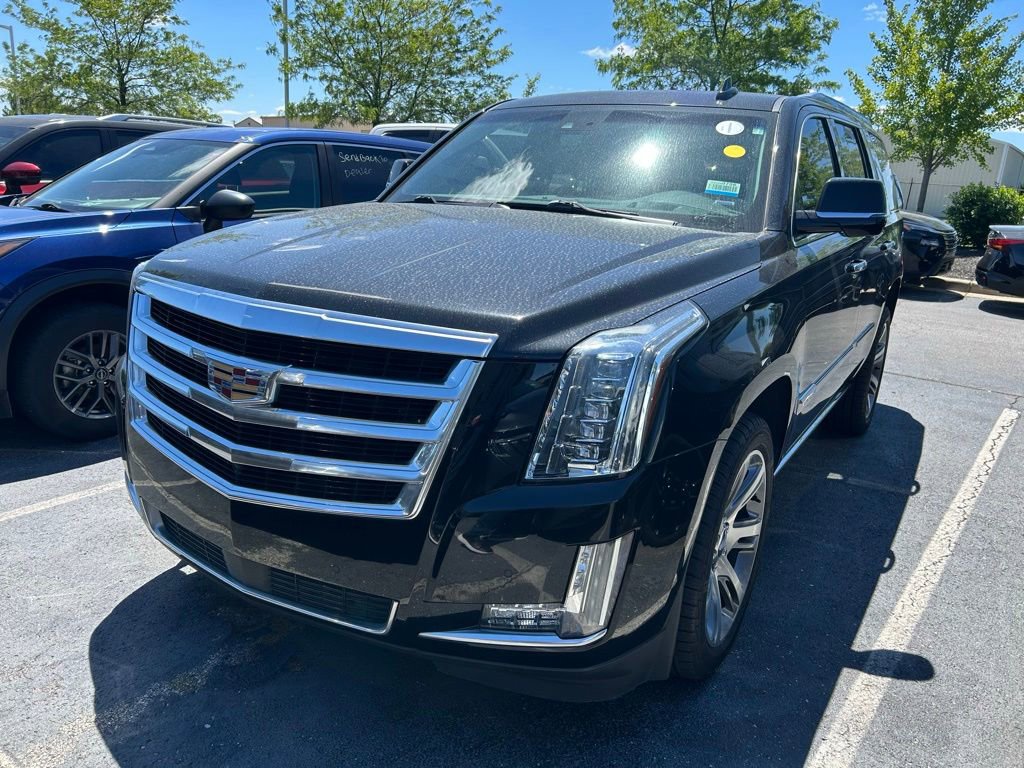 Used 2016 Cadillac Escalade Premium AWD/4WD image 2