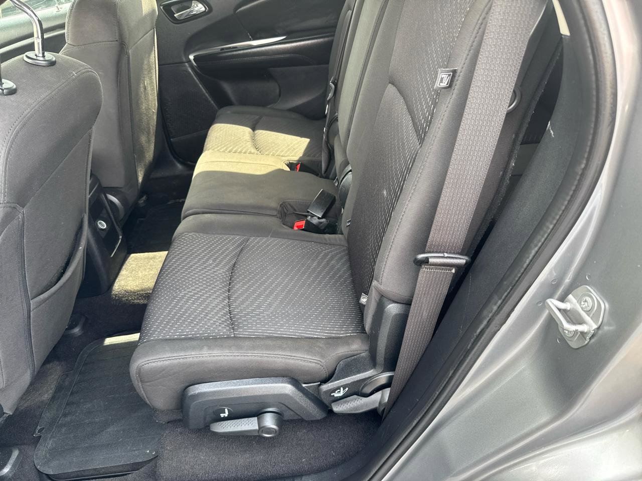 Used 2017 Dodge Journey SE w/ Flexible Seating Group image 11