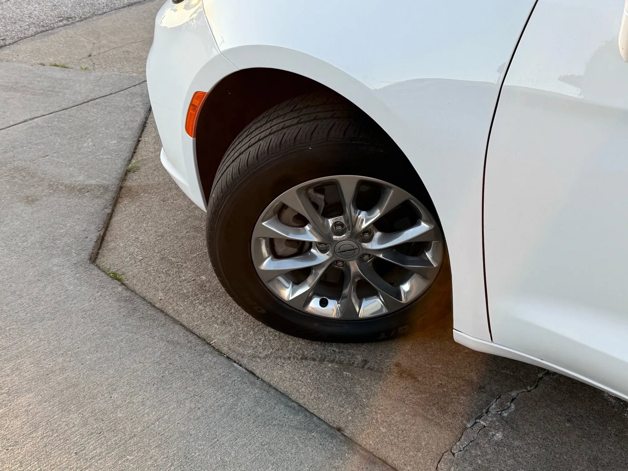 Used 2022 Chrysler Pacifica Touring-L image 56