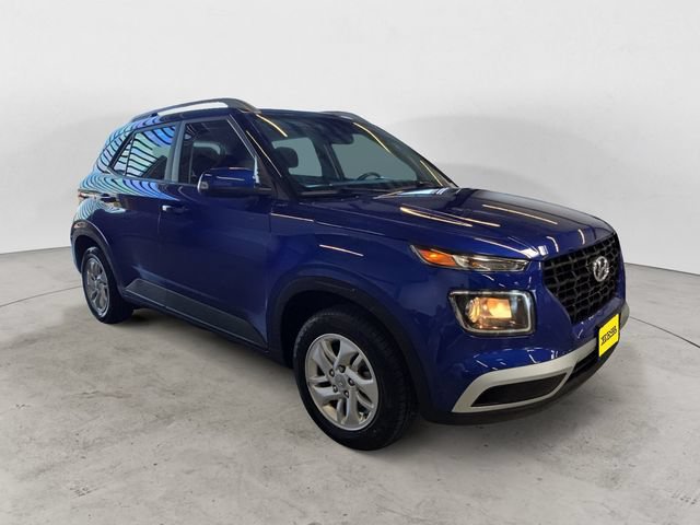 Used 2021 Hyundai Venue FWD image 3