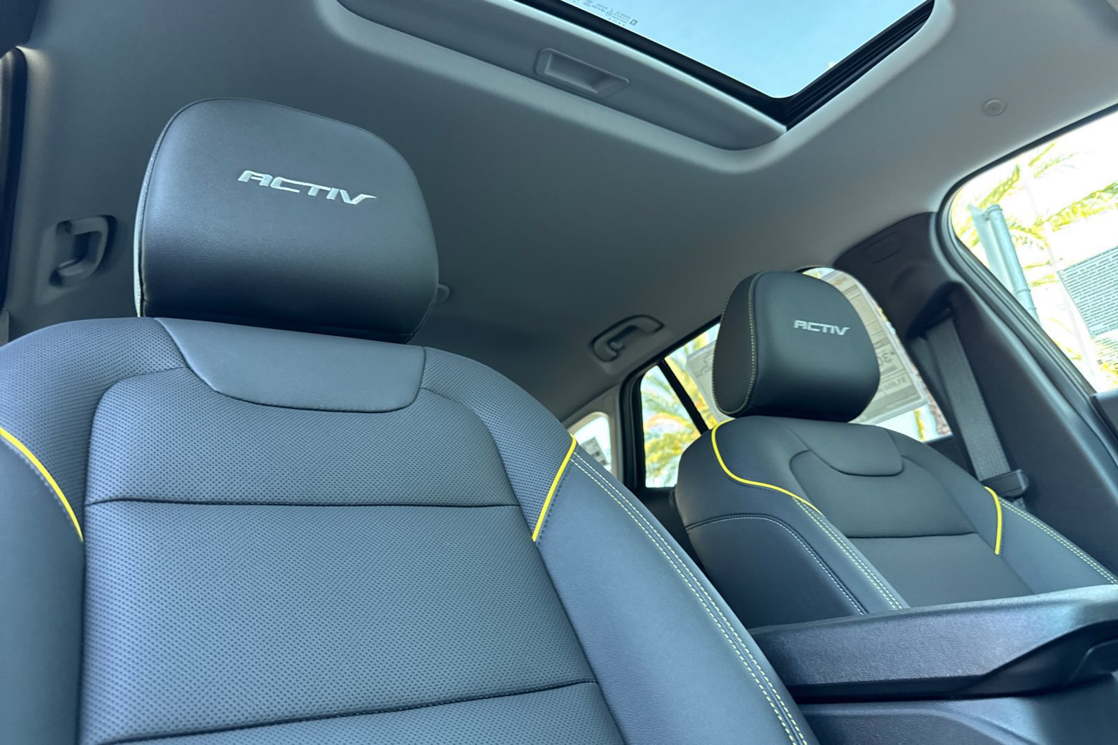 New 2026 Chevrolet Trax ACTIV w/ Sunroof Package FWD image 16