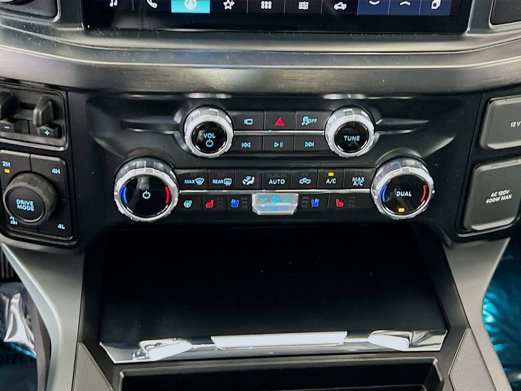 New 2026 Ford F250 Lariat w/ Black Appearance Package image 9