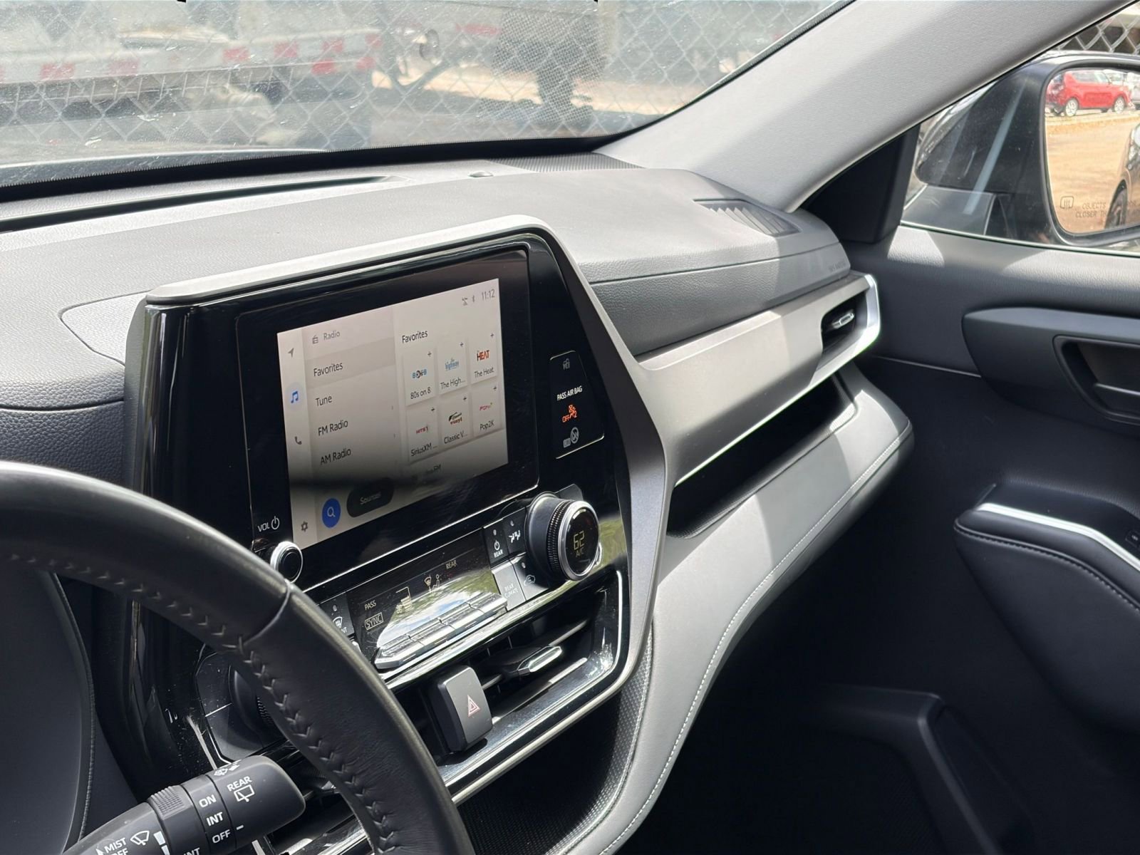 Used 2025 Toyota Highlander LE image 36