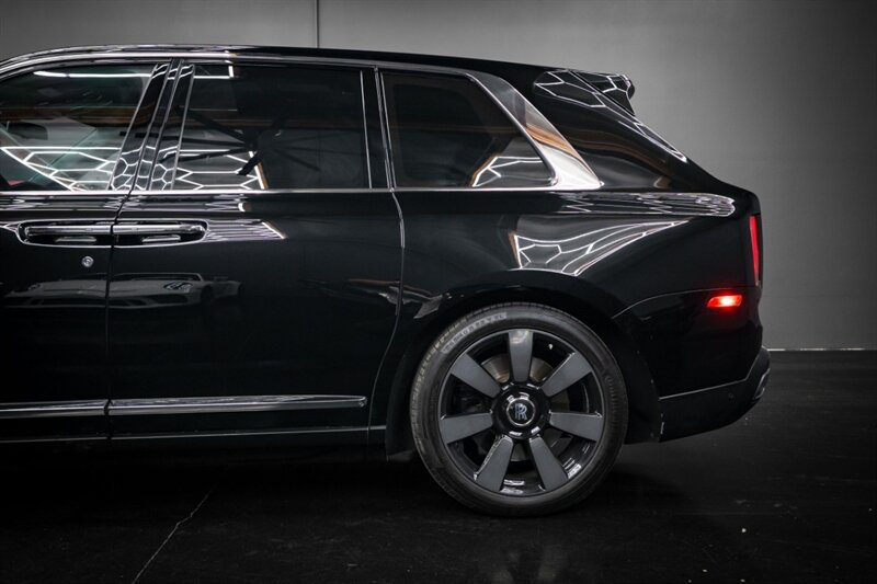 Used 2020 Rolls-Royce Cullinan AWD/4WD image 4