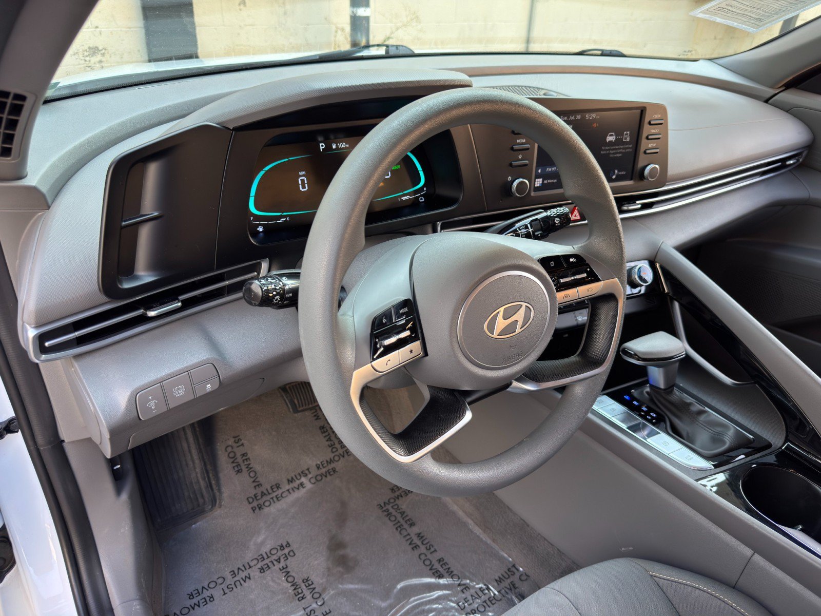 Used 2025 Hyundai Elantra Hybrid FWD image 12