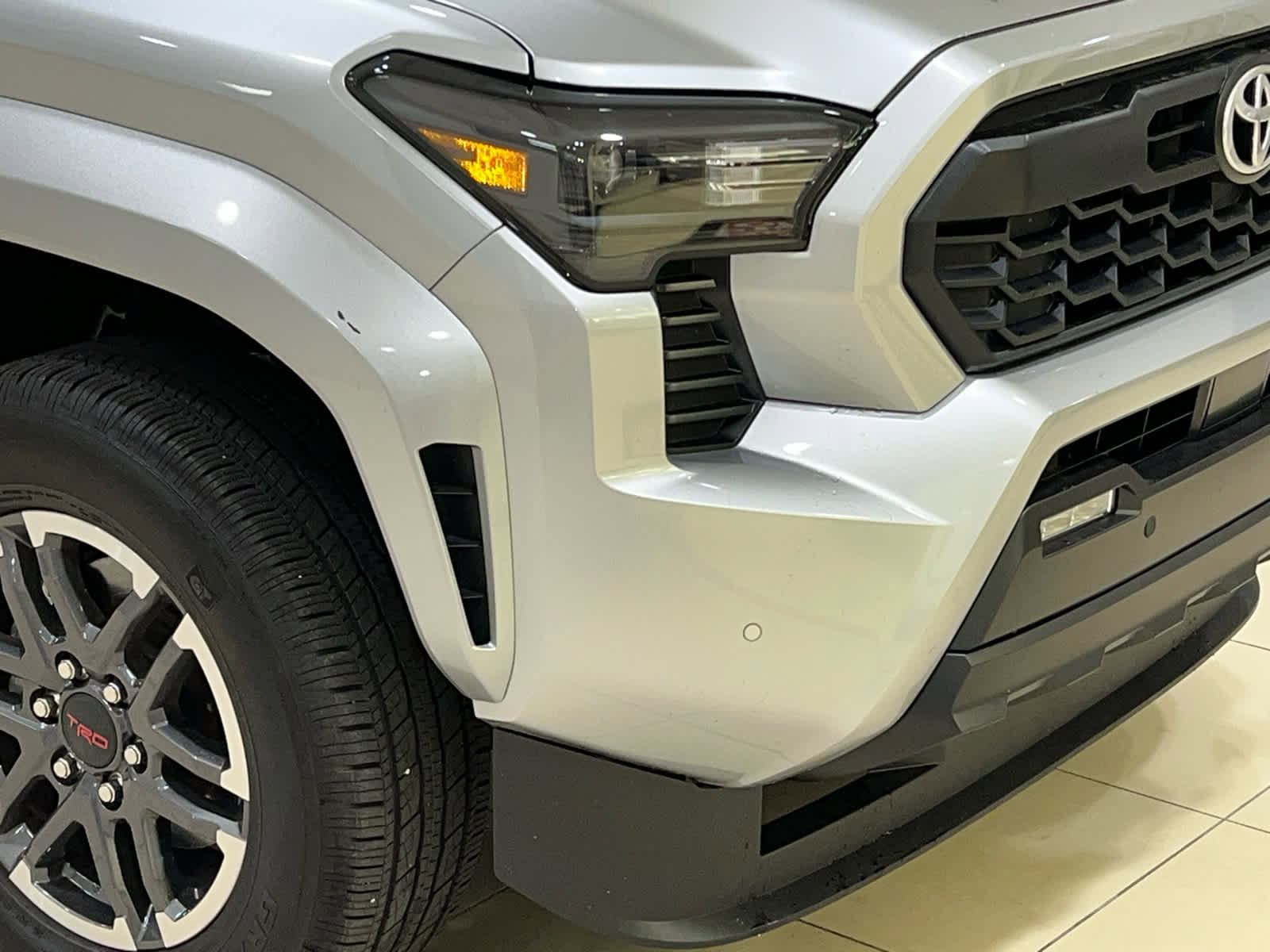 Used 2024 Toyota Tacoma TRD Sport w/ TRD Sport Upgrade Package image 6