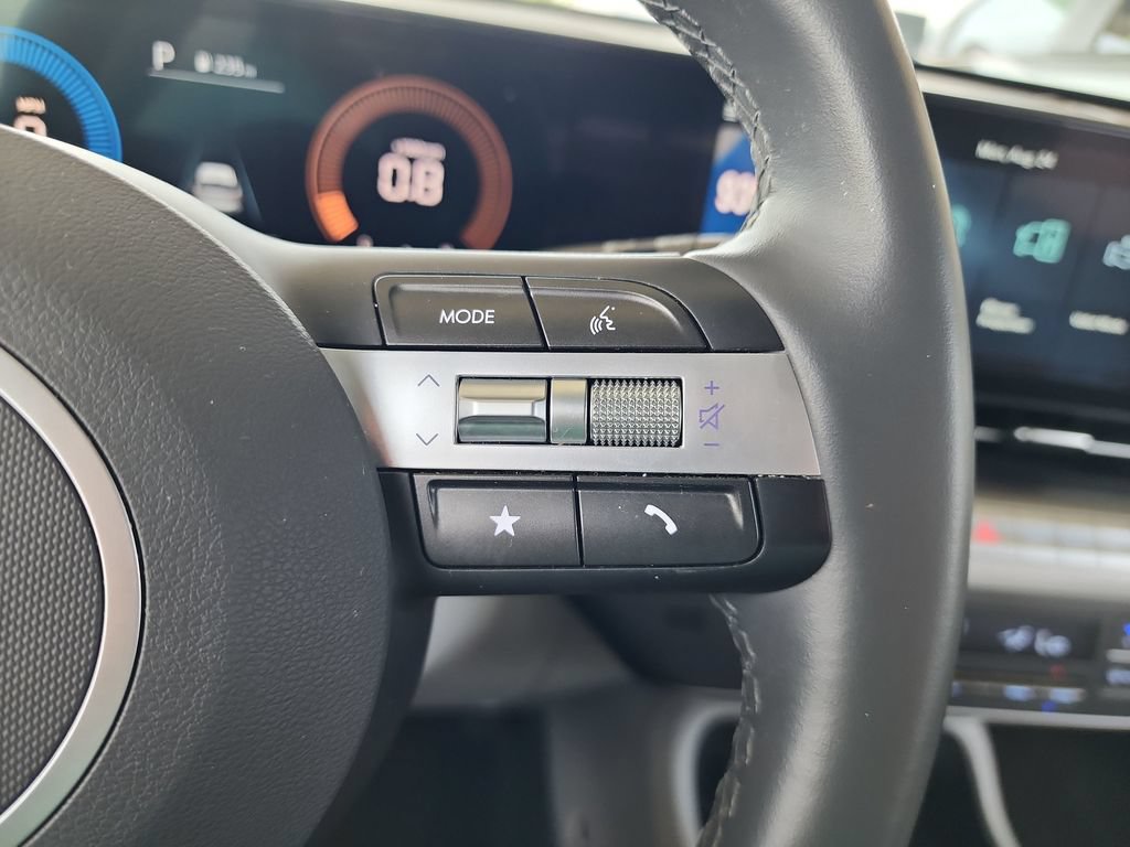 Used 2025 Hyundai Kona SEL AWD/4WD image 23