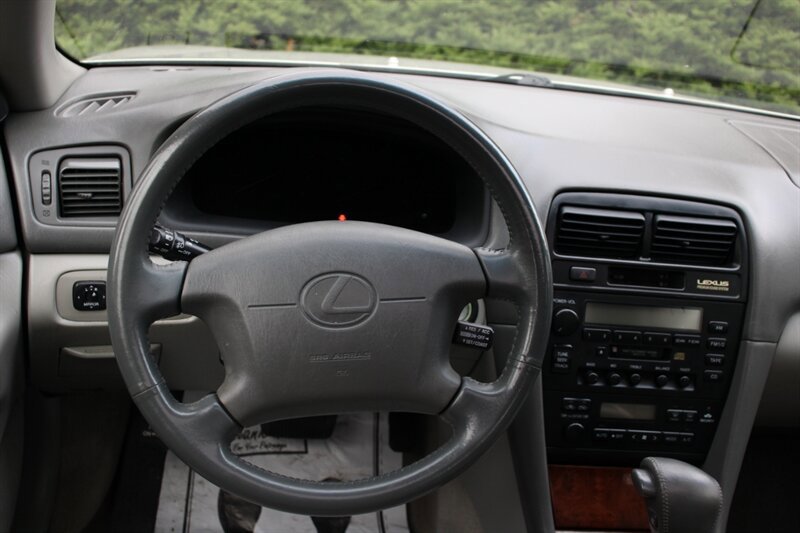 Used 1999 Lexus ES 330 FWD image 18