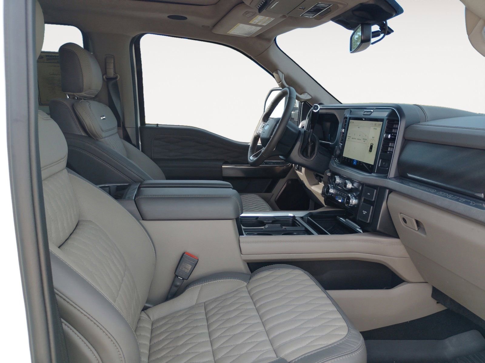 Used 2025 Ford F450 Platinum w/ Platinum Plus Package image 15