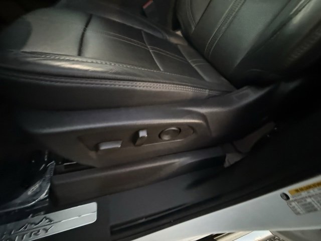 Certified 2024 Chevrolet Silverado 3500 High Country w/ Technology Package image 31