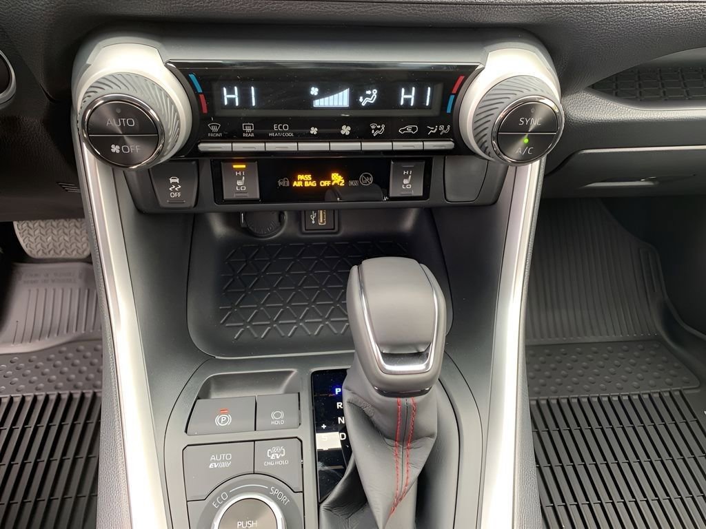 New 2025 Toyota RAV4 SE image 21