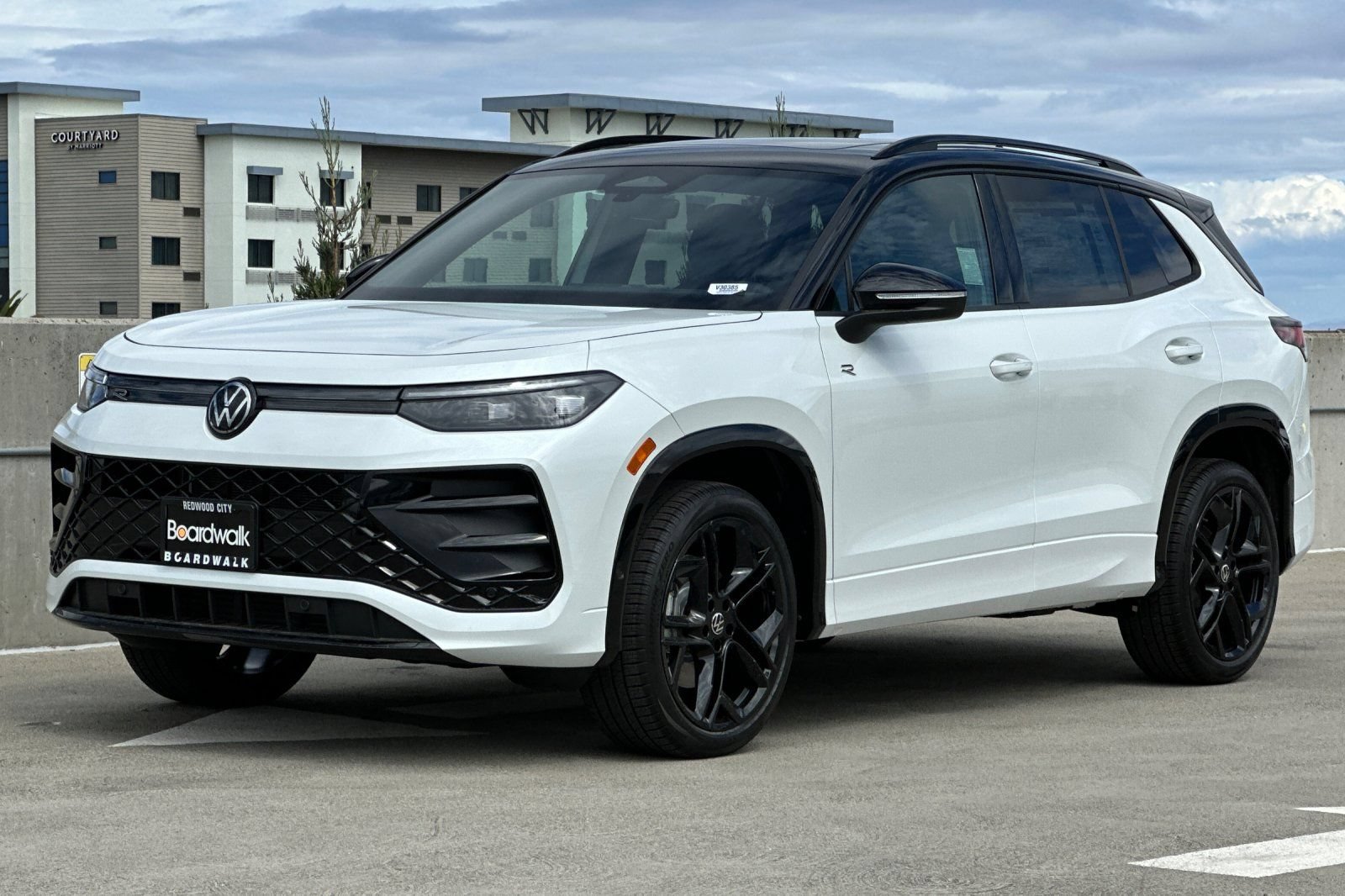 New 2026 Volkswagen Tiguan SE R-Line AWD/4WD image 8