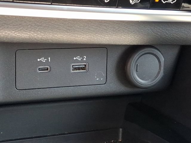 Used 2023 Nissan Rogue SV FWD image 25