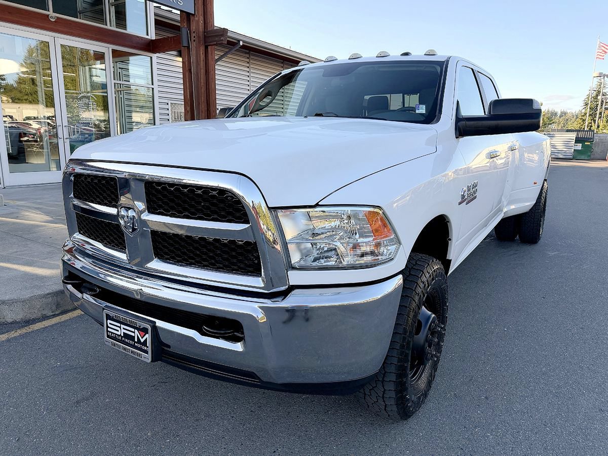 Used 2018 RAM 3500 SLT AWD/4WD image 3
