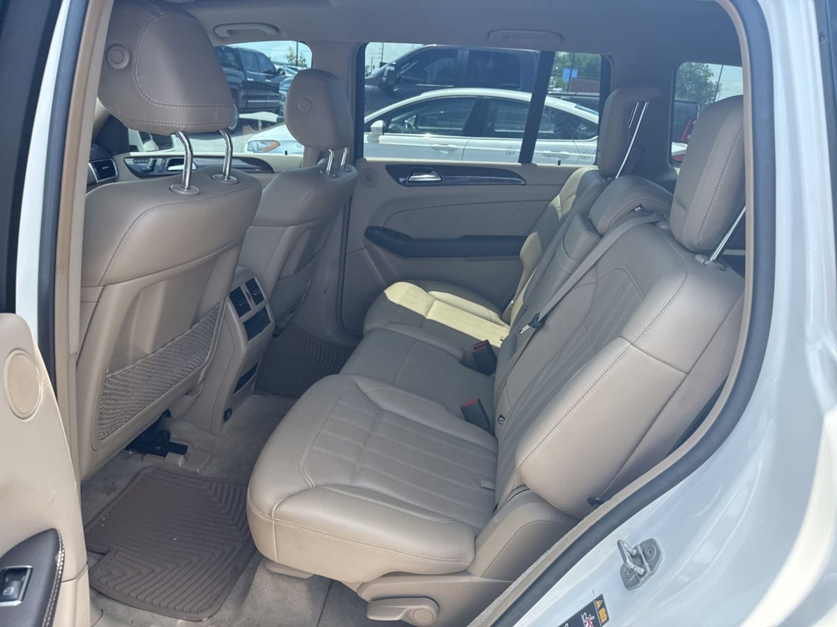 Used 2016 Mercedes-Benz GL 450 4MATIC image 4