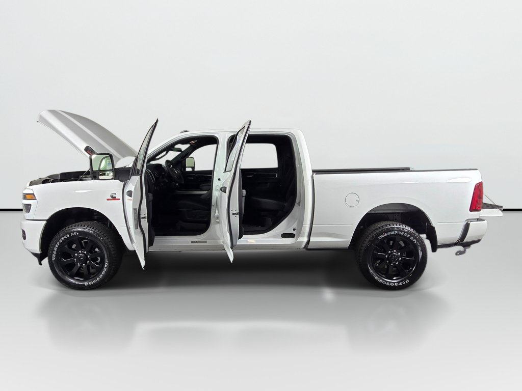 New 2026 RAM 3500 Big Horn AWD/4WD image 9