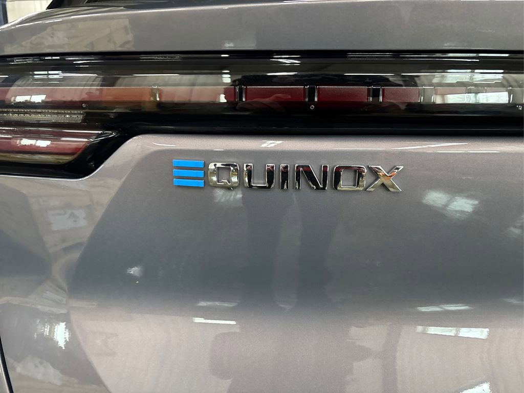 Used 2025 Chevrolet Equinox EV LT image 15