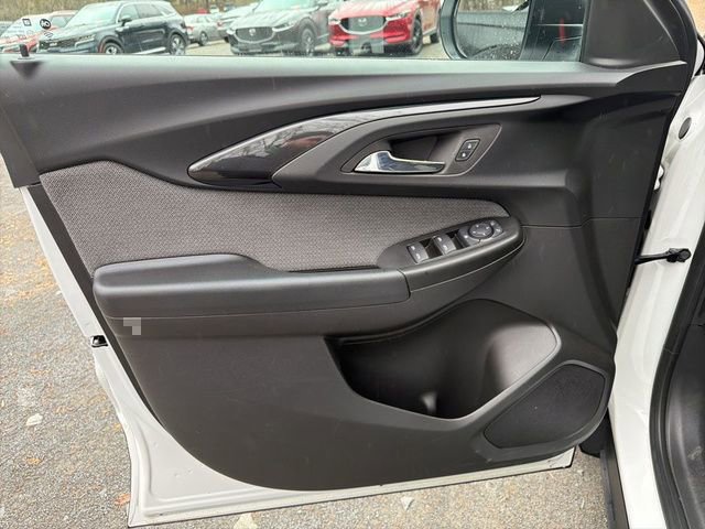 Used 2023 Chevrolet TrailBlazer LS AWD/4WD image 17