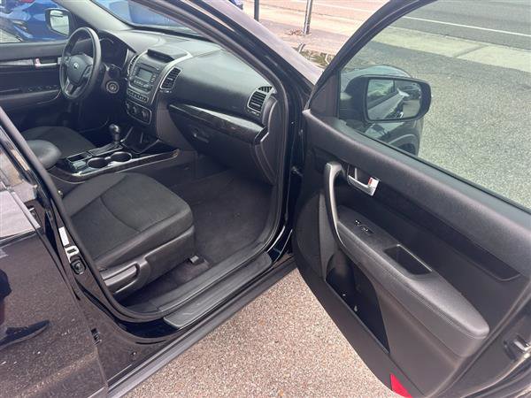 Used 2014 Kia Sorento LX image 12