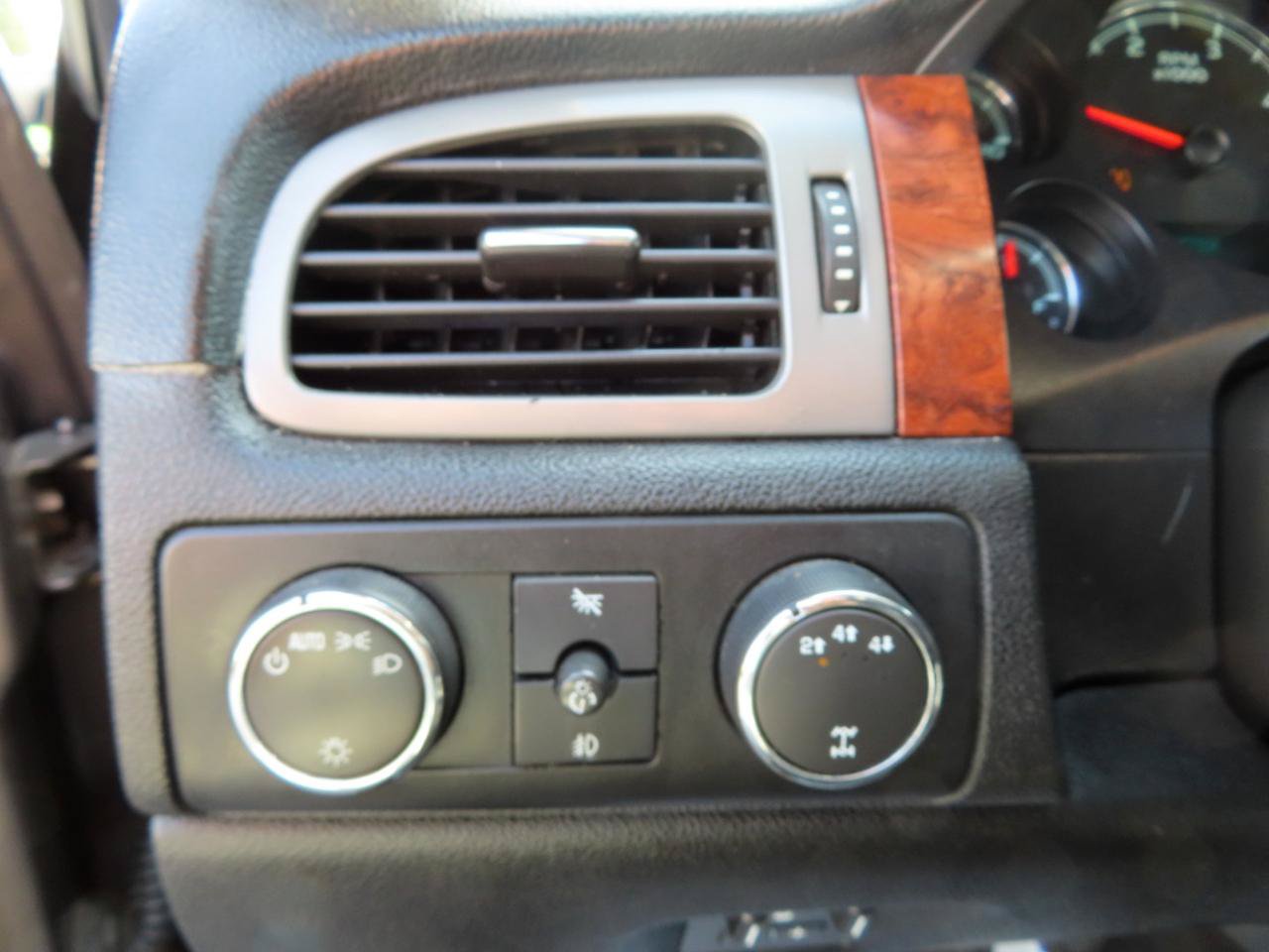 Used 2008 Chevrolet Silverado 2500 LTZ w/ Safety Package AWD/4WD image 33