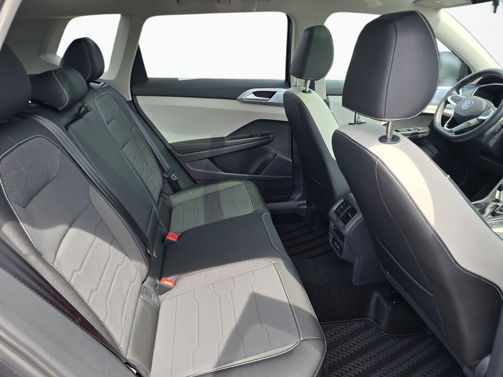 New 2026 Volkswagen Taos SE AWD/4WD image 39