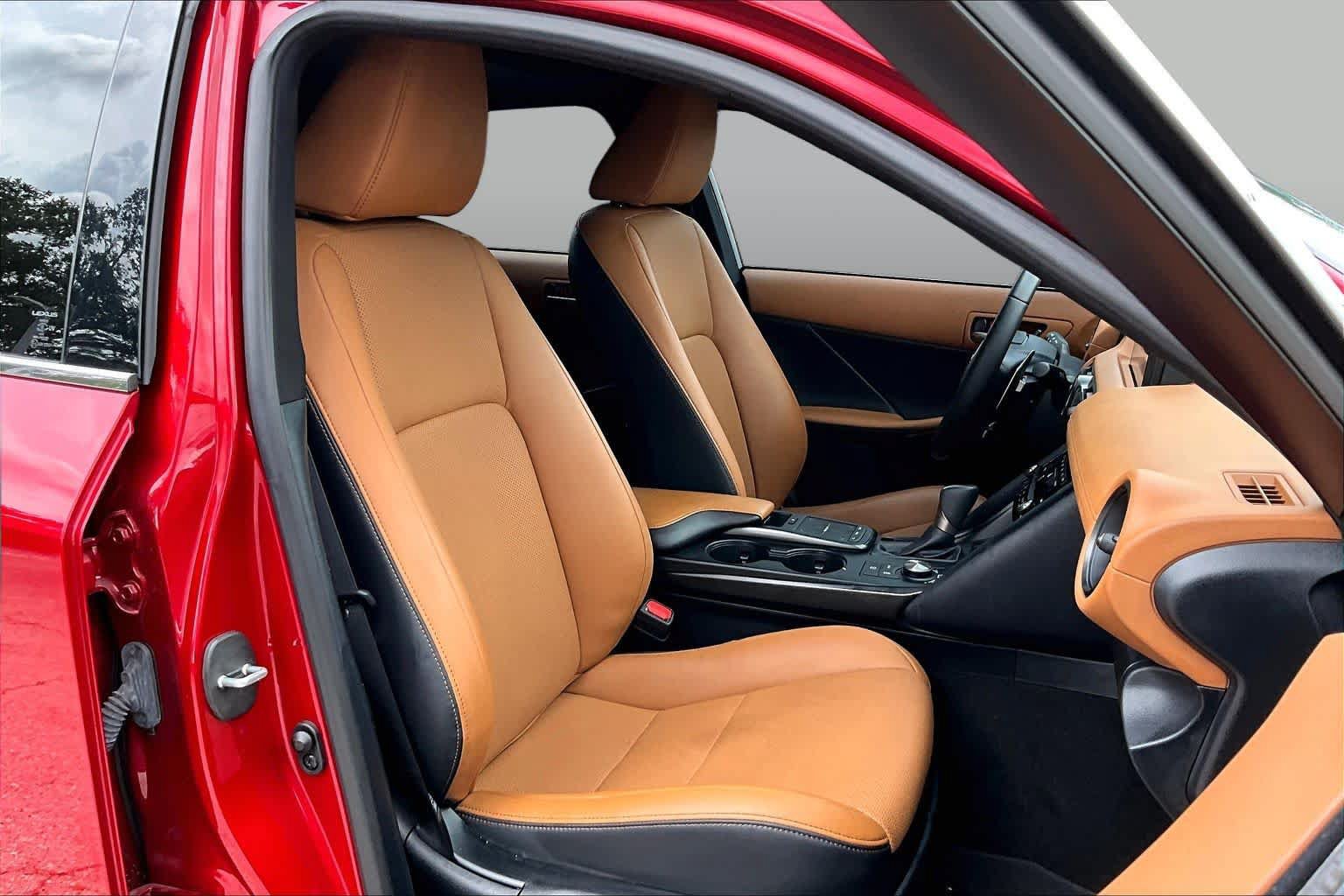 Used 2024 Lexus IS 350 F Sport RWD image 9