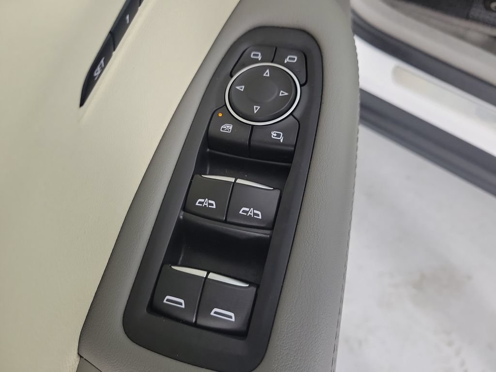 Certified 2023 Cadillac XT6 Premium Luxury w/ Technology Package AWD/4WD image 22