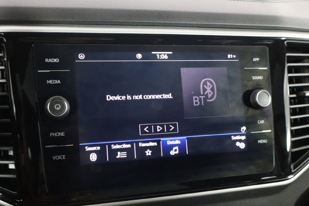 Used 2022 Volkswagen Atlas Cross Sport SE FWD image 34
