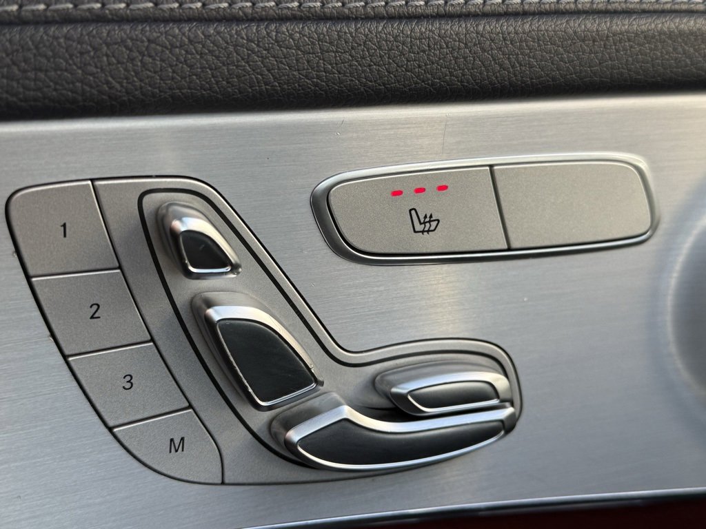 Used 2022 Mercedes-Benz GLC 300 4MATIC Coupe image 14