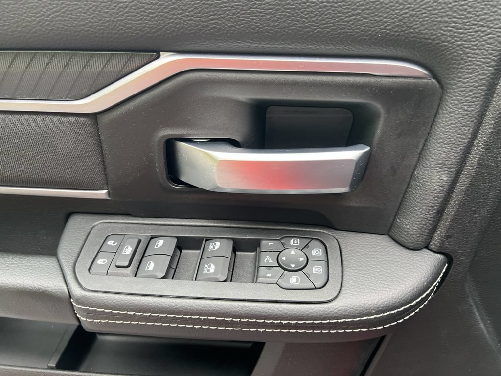 New 2026 RAM 2500 Big Horn AWD/4WD image 13