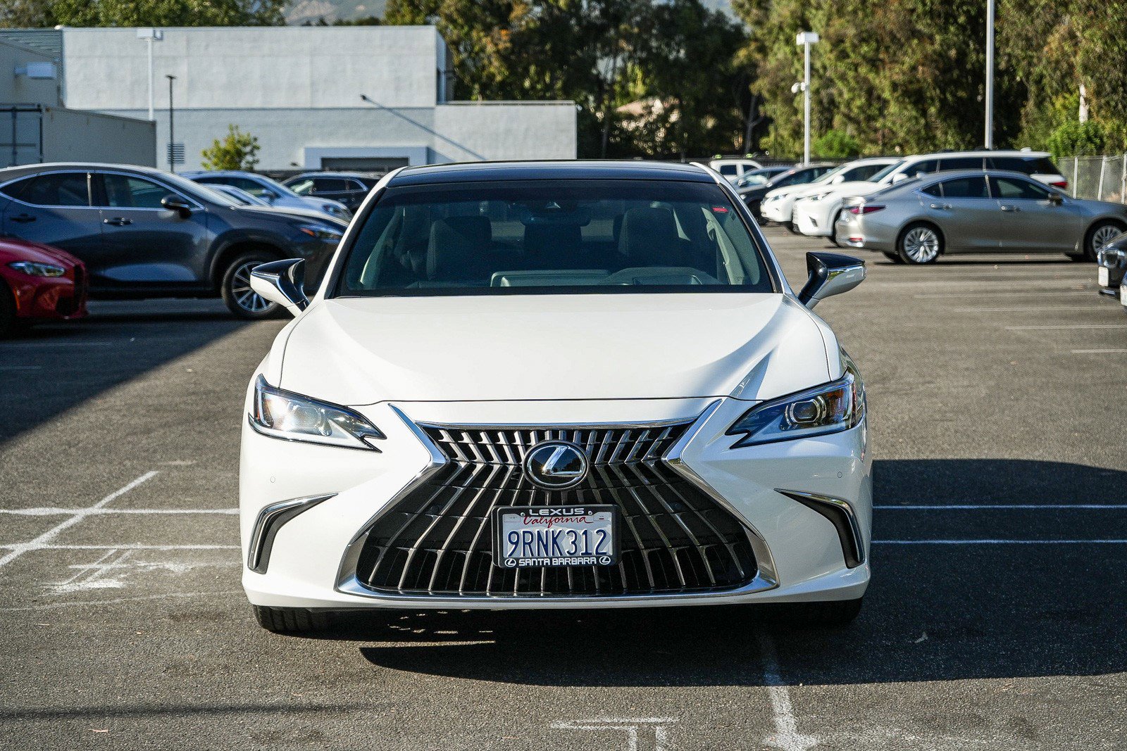 Used 2025 Lexus ES 350 w/ Premium Package FWD image 2